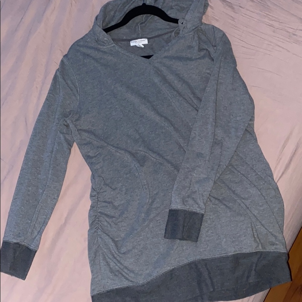 Maternity sweatshirt